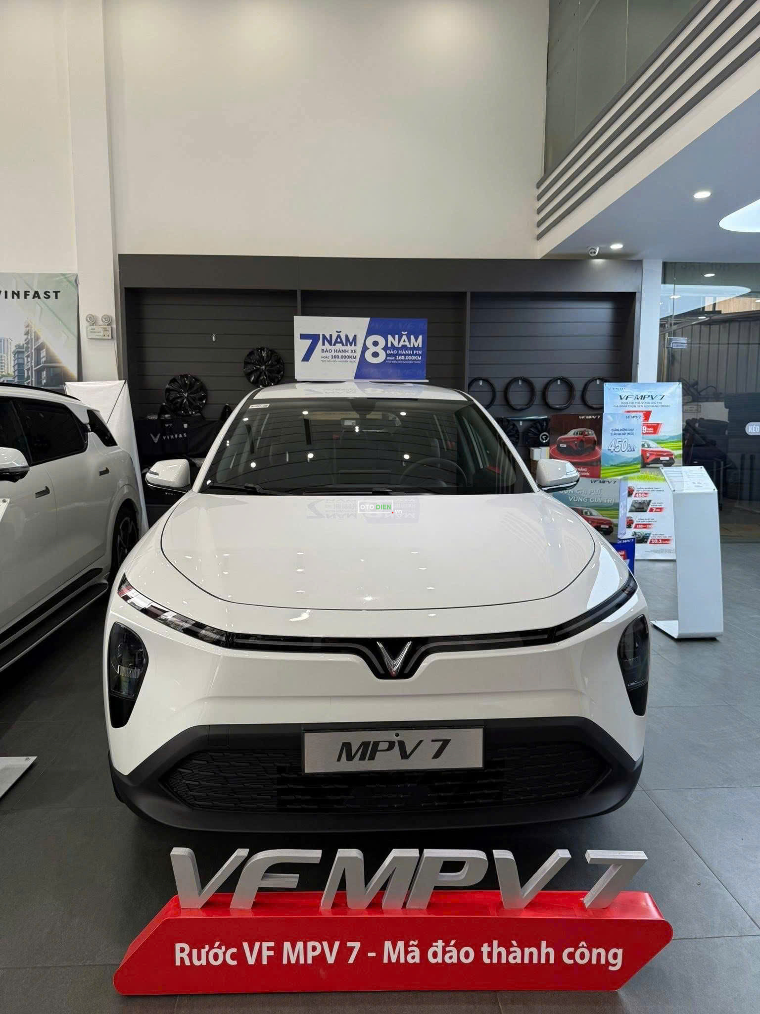 Đầu xe VinFast VF MPV 7
