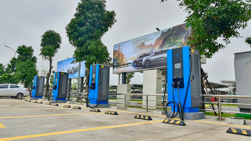 miễn phí sạc pin ô tô điện VinFast đến năm 2029