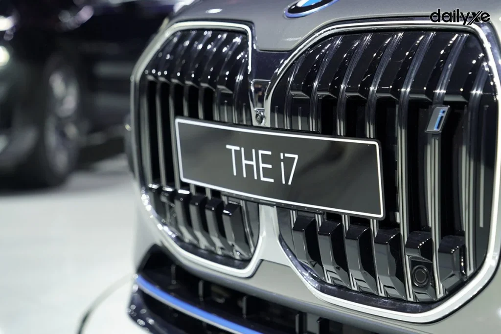 BMW i7 có lưới tản nhiệt hình 2 quả thận đặc trưng