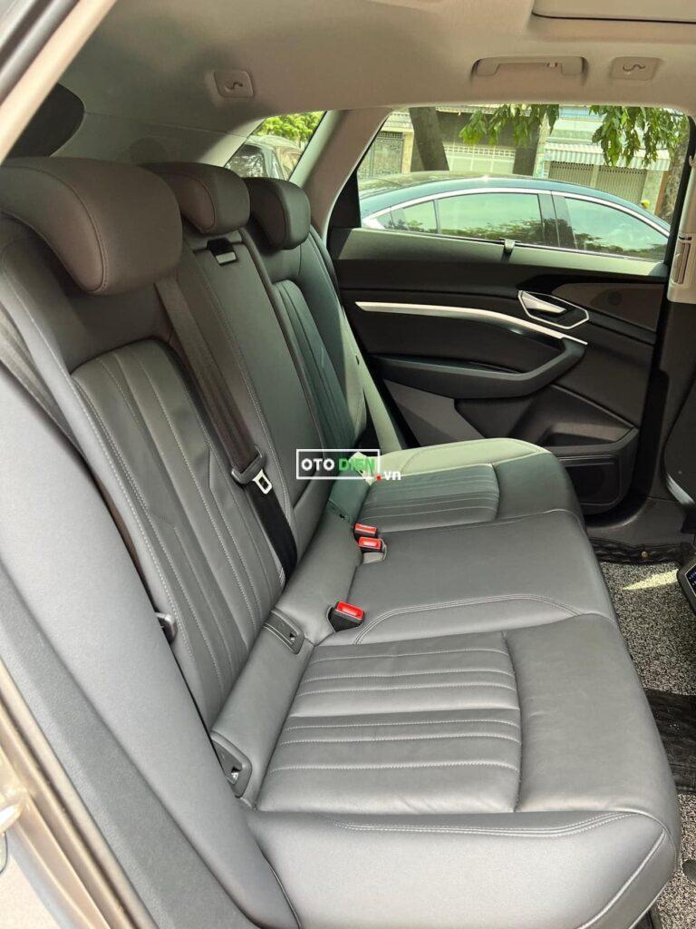 
								Audi e-tron 122485 full									