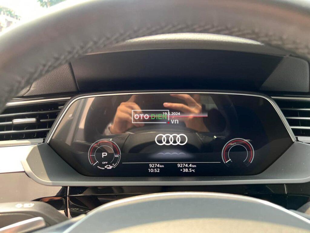 
								Audi e-tron 122485 full									