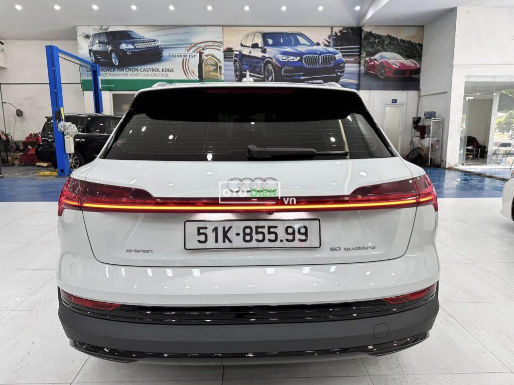 
								Audi e-tron 124031 full									