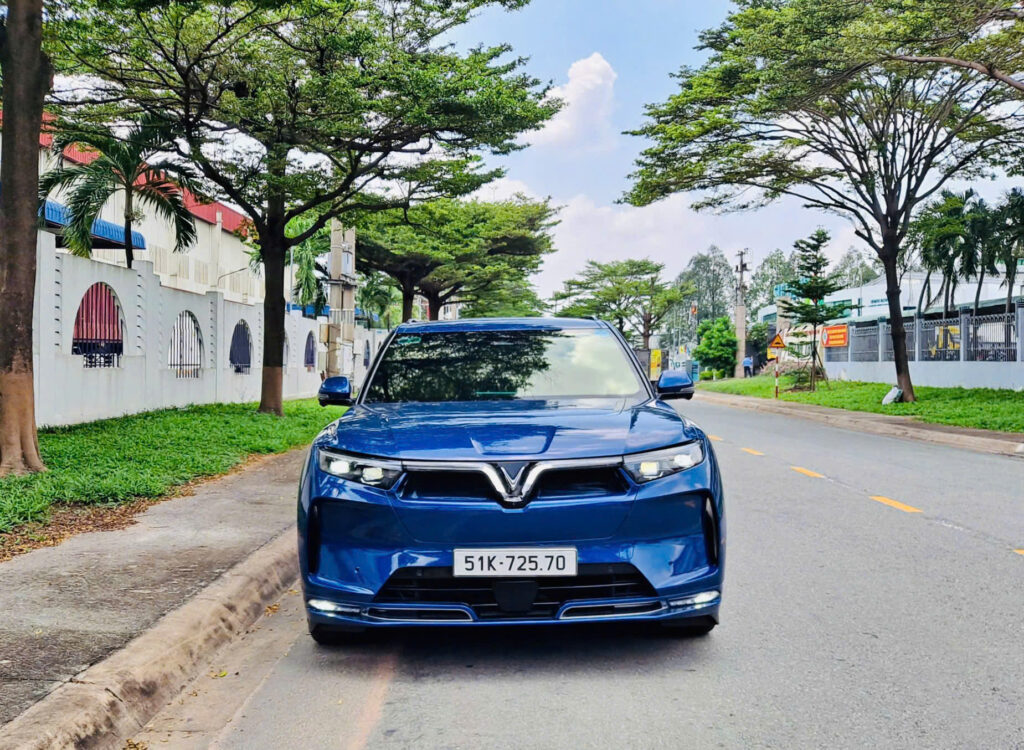 
												VinFast VF9 Plus 2023 cũ màu xanh – 33000 km full												