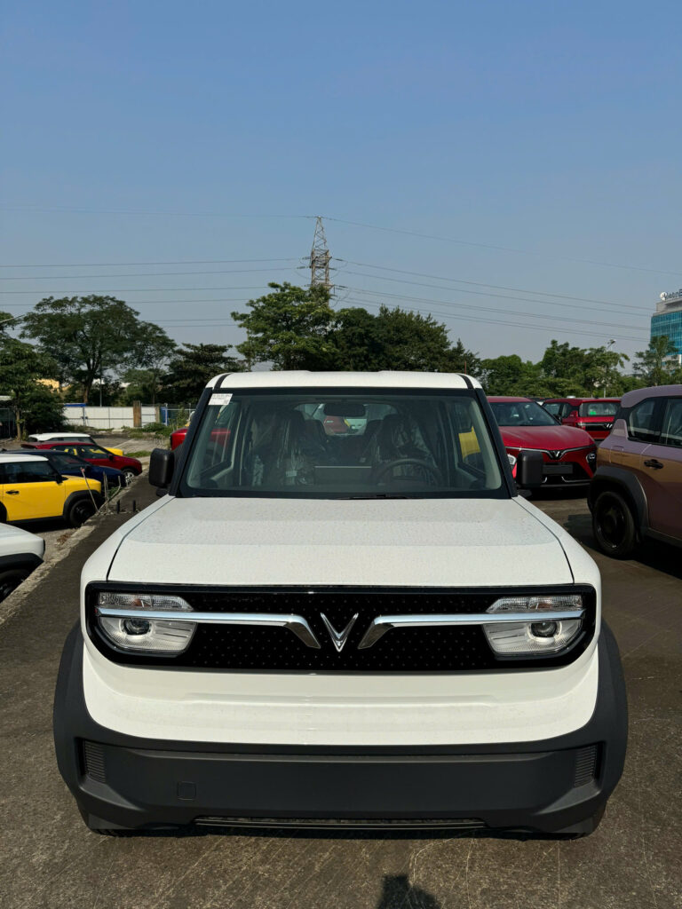 
												VinFast VF3 2024 trắng mới (bao cọc pin) full												