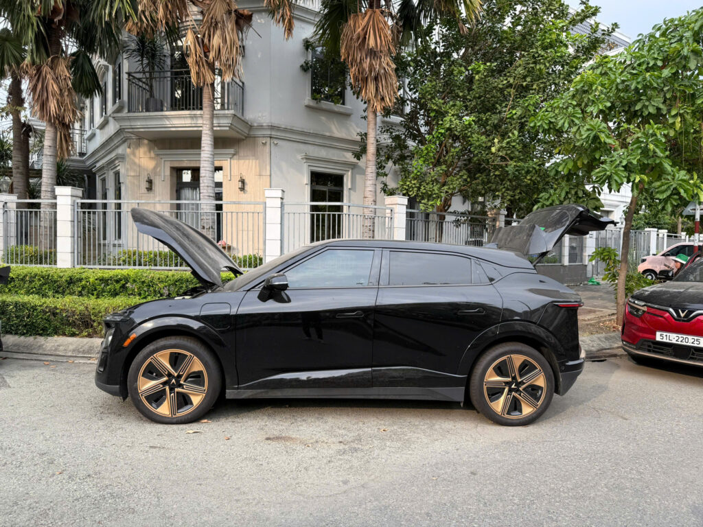 
													VinFast VF7 Plus 2024 hỏa long trần kính – 4000 km full														
