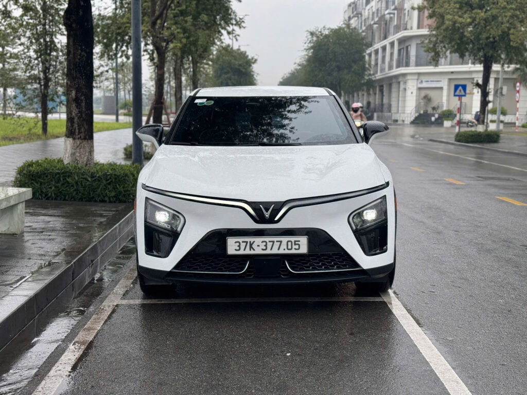 
													VinFast VF7 Plus 2024 mua pin lướt – 8000 km full														