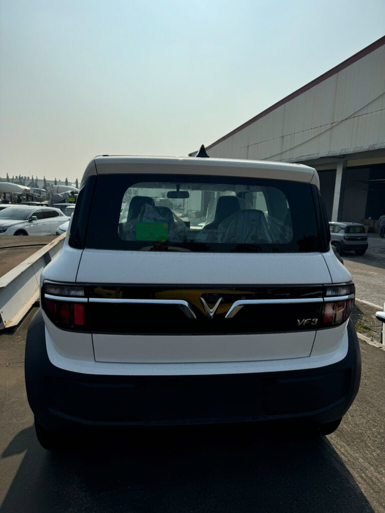 
													VinFast VF3 2024 trắng mới (bao cọc pin) full														