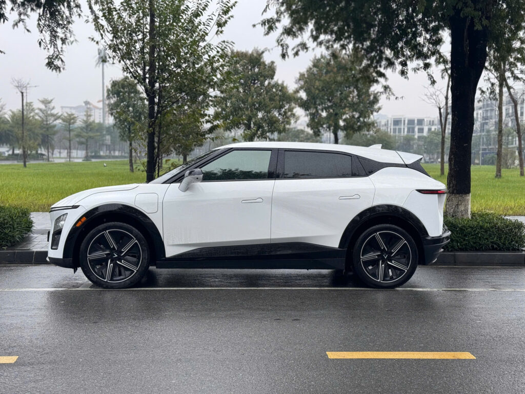 
													VinFast VF7 Plus 2024 mua pin lướt – 8000 km full														