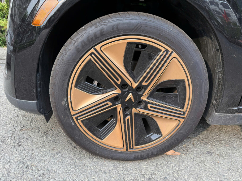 
													VinFast VF7 Plus 2024 hỏa long trần kính – 4000 km full														