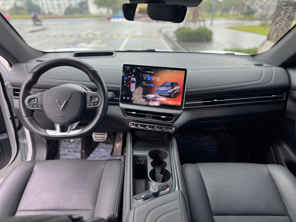 
													VinFast VF7 Plus 2024 mua pin lướt – 8000 km full														