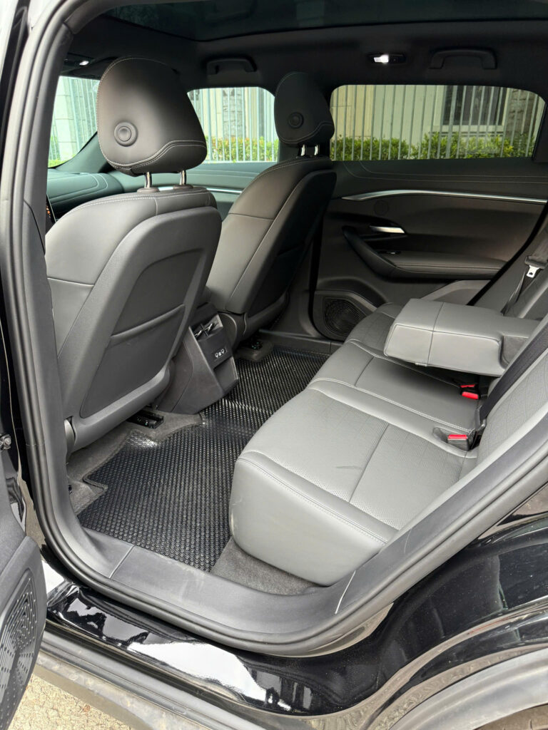 
													VinFast VF7 Plus 2024 hỏa long trần kính – 4000 km full														