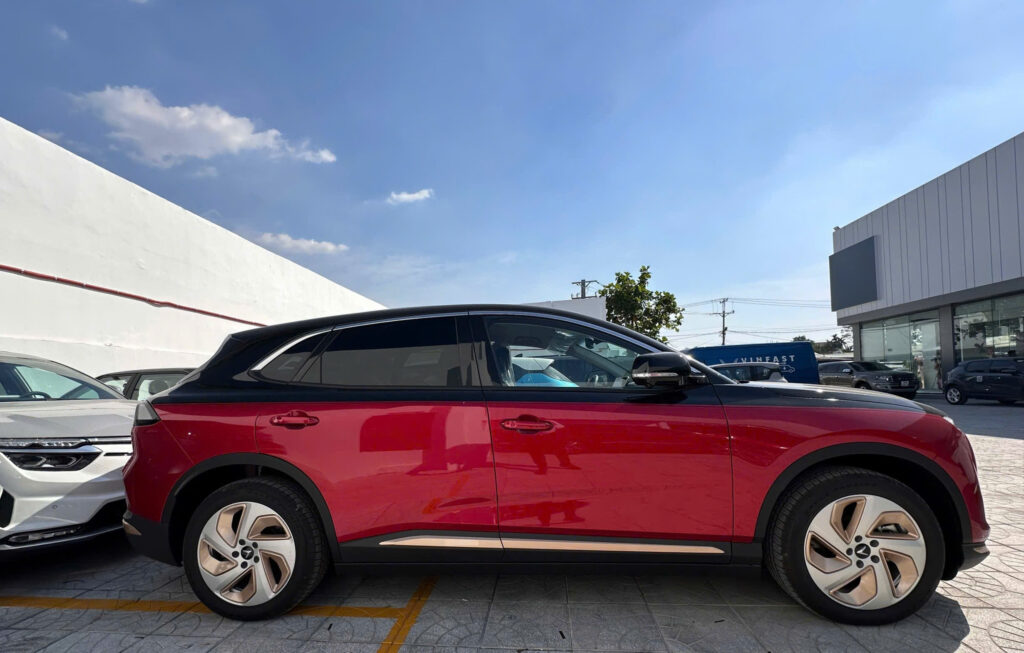 
													VinFast VF8 Lux 2024 mua pin CATL lướt – 70 km full														