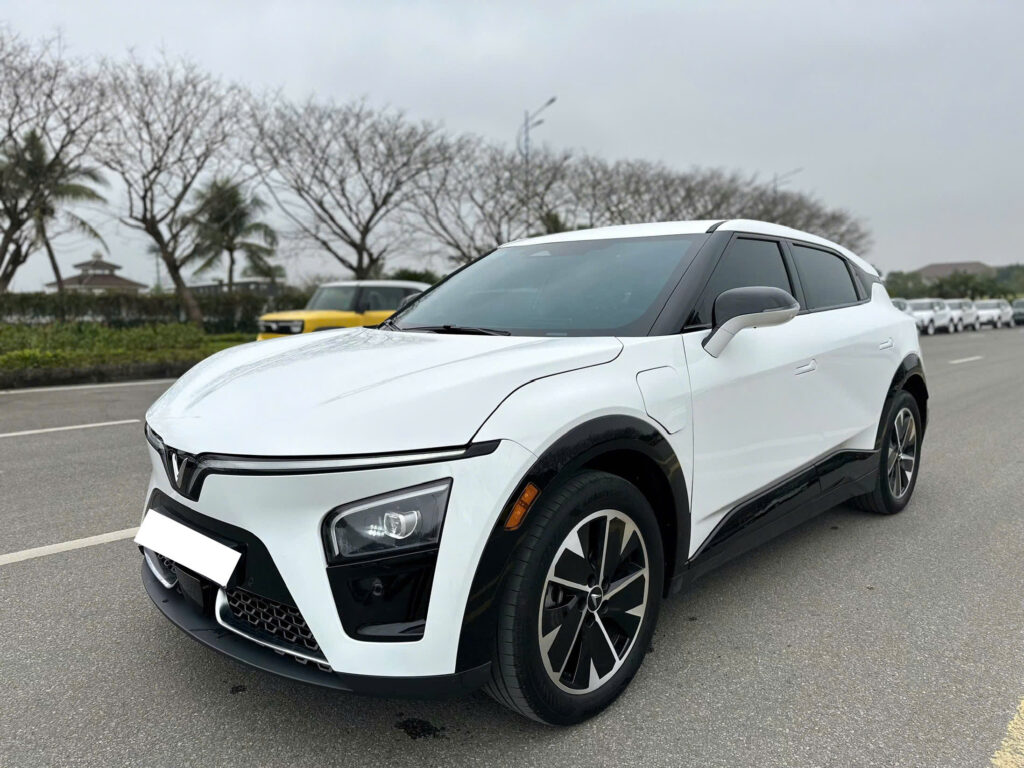 
													VinFast VF7 S 2024 mua pin lướt – 3000 km full														