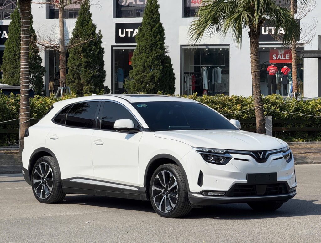
													VinFast VF8 Plus 2024 mua pin lướt – 1500 km full														