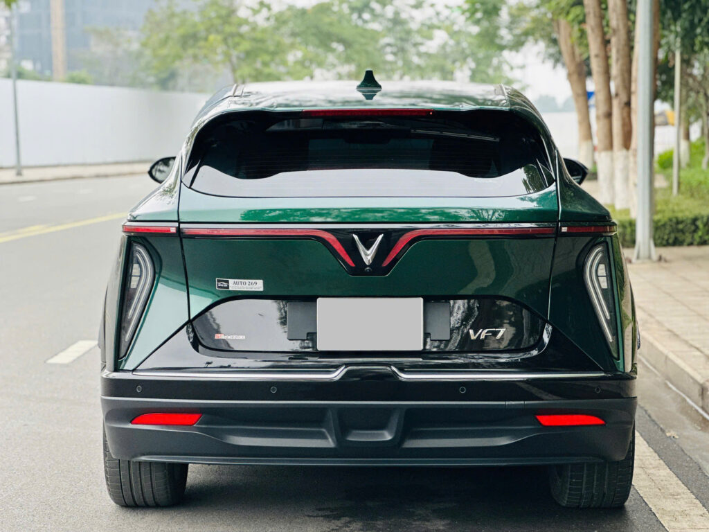 
													VinFast VF7 Plus 2024 mua pin trần kính – 8000 km full														