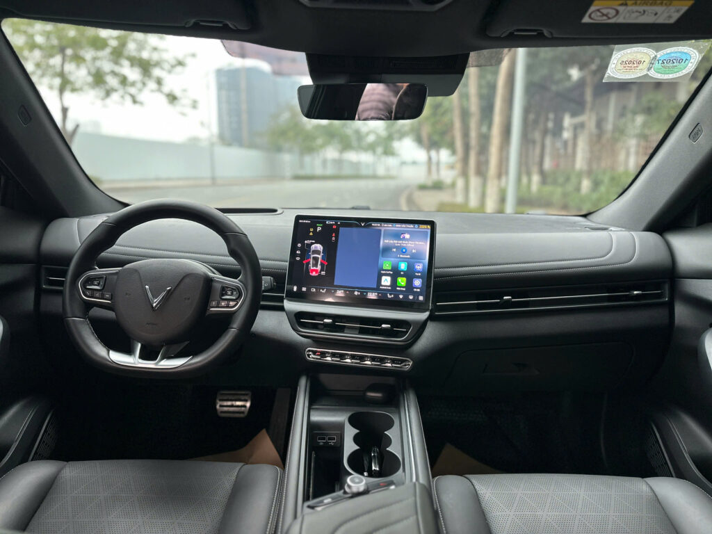 
													VinFast VF7 Plus 2024 mua pin trần kính – 8000 km full														