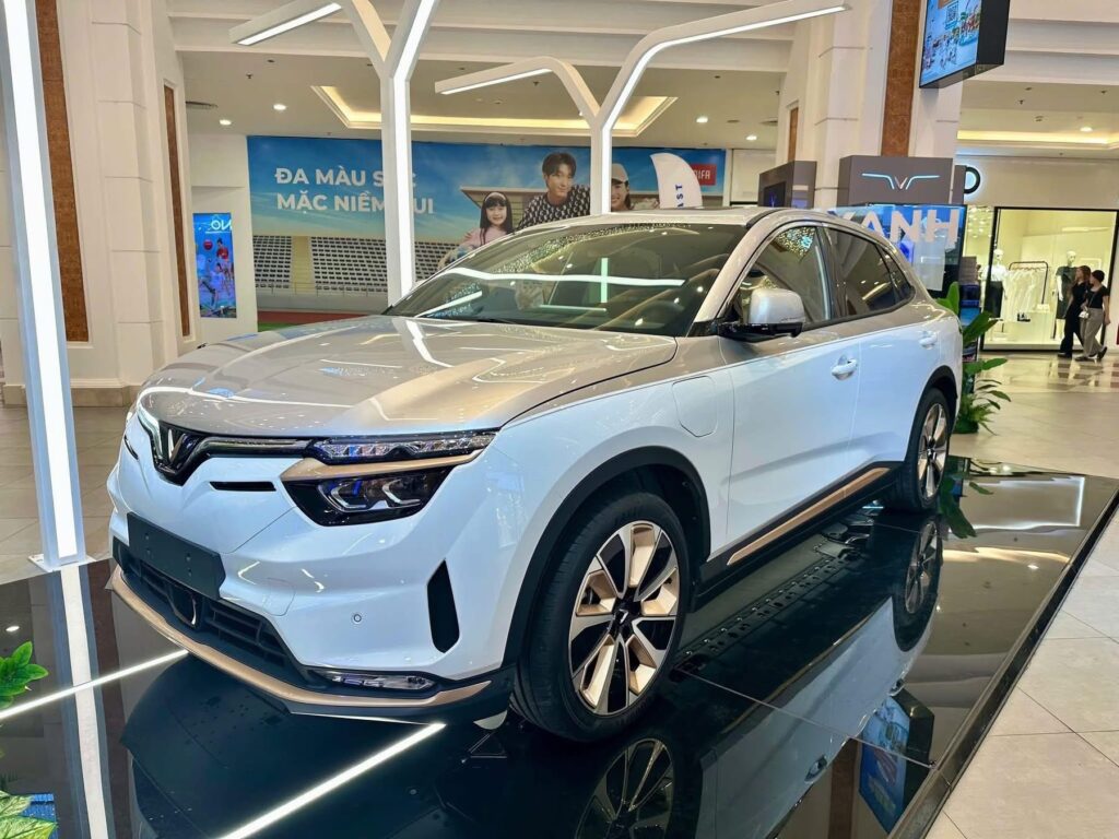 
												VinFast VF8 Eco 2024 mới full												