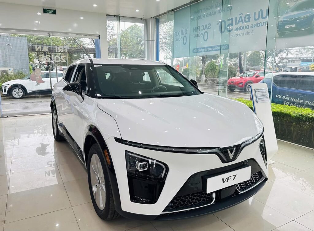 
												VinFast VF7 S 2025 mới full												