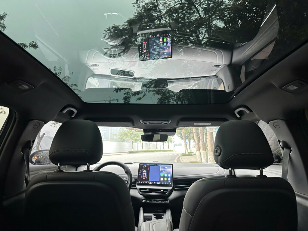 
													VinFast VF7 Plus 2024 mua pin trần kính – 8000 km full														