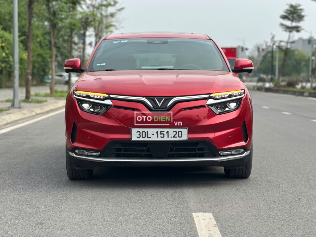 
													VinFast VF8 Plus 2024 mua pin CATL cũ – 18000 km full														