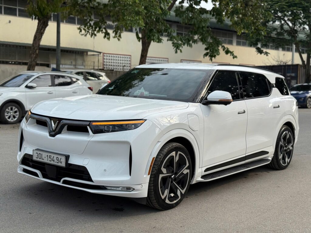
													VinFast VF9 Plus 2024 mua pin lướt – 7000 km full														