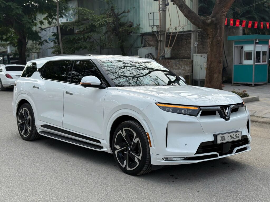 
												VinFast VF9 Plus 2024 mua pin lướt – 7000 km full												