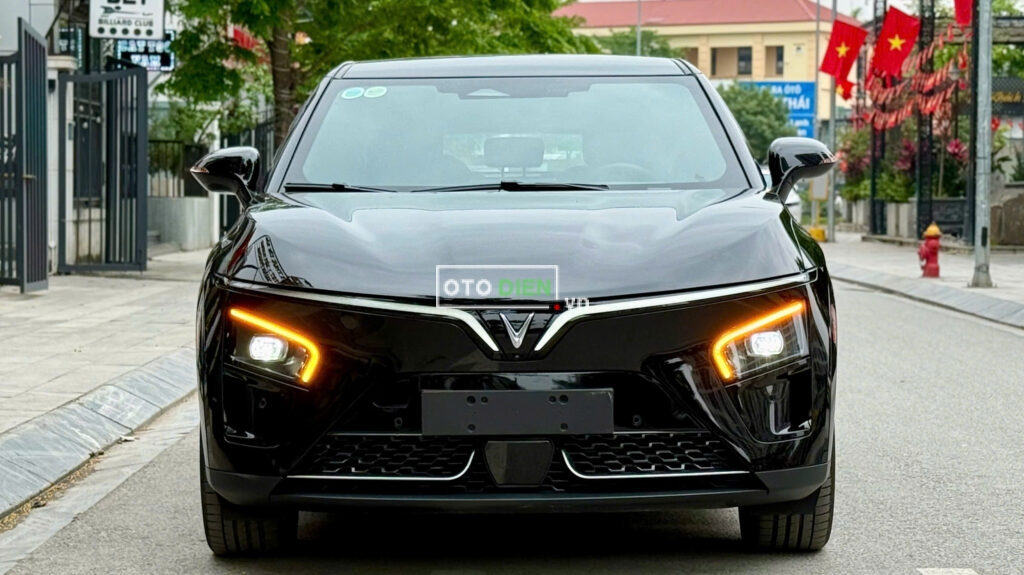 
												VinFast VF7 Plus 2024 mua pin cũ – 11000 km full												