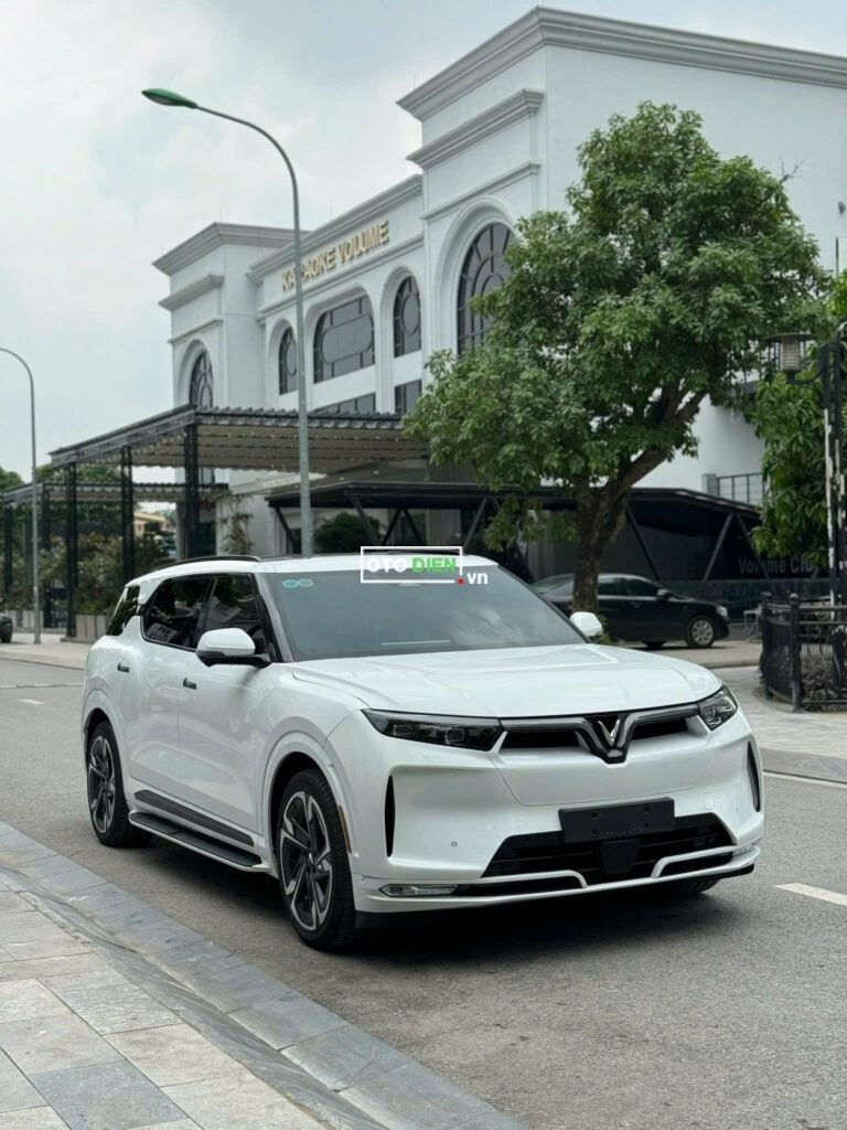 
												VinFast VF9 Plus 2024 mua pin CATL cũ – 15000 km full												