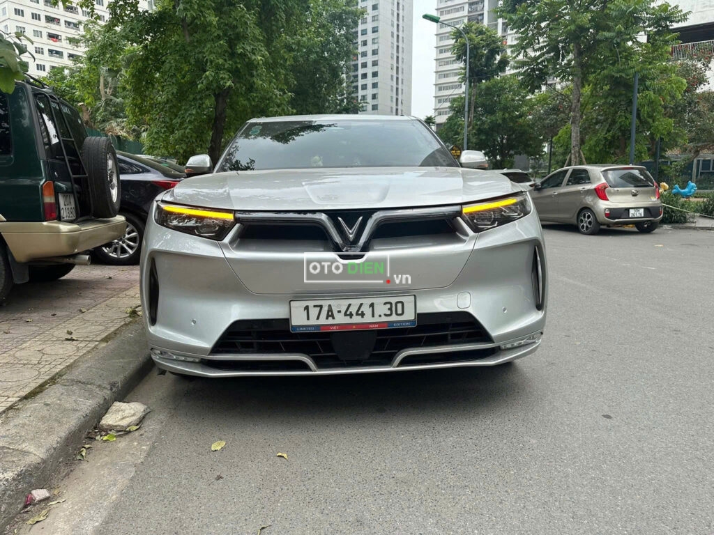 
												VinFast VF9 Plus 2023 thuê pin tp cũ – 64000 km full												