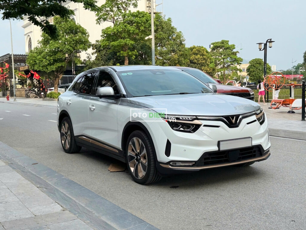 
													VinFast VF8 Plus 2024 mua pin CATL lướt – 300 km full														