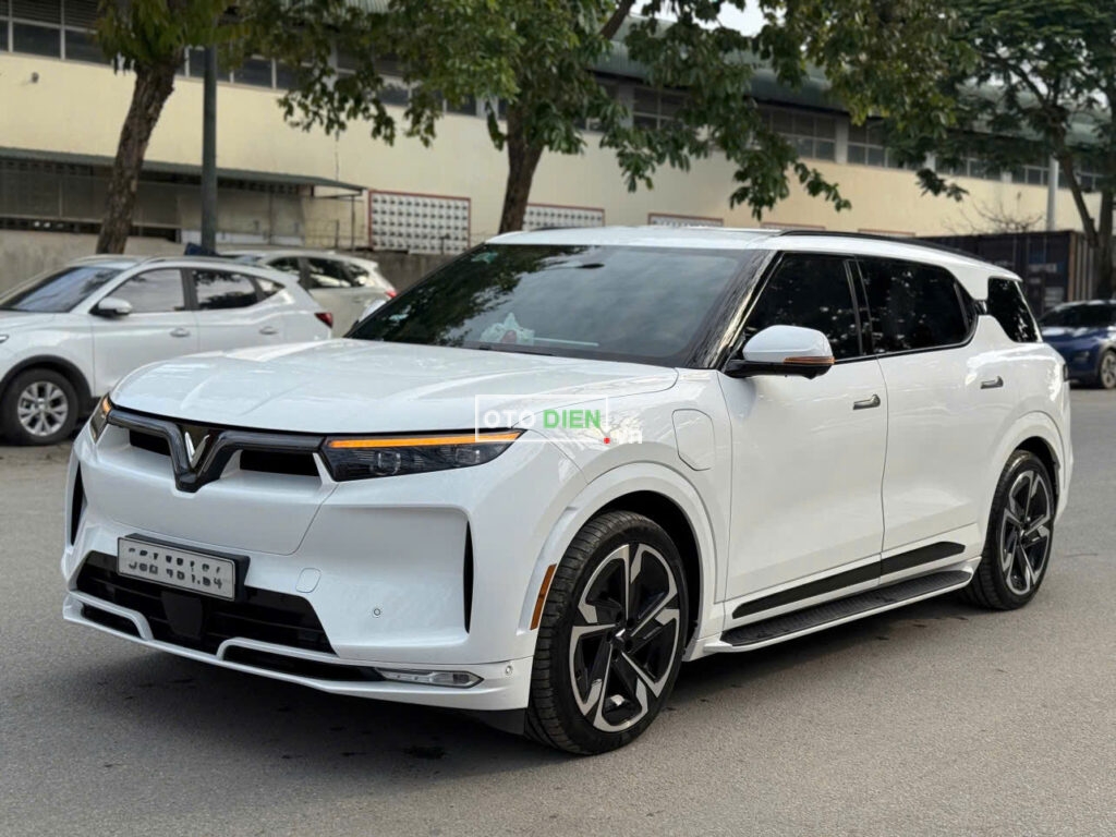 
													VinFast VF9 Plus 2024 mua pin CATL lướt – 3000 km full														