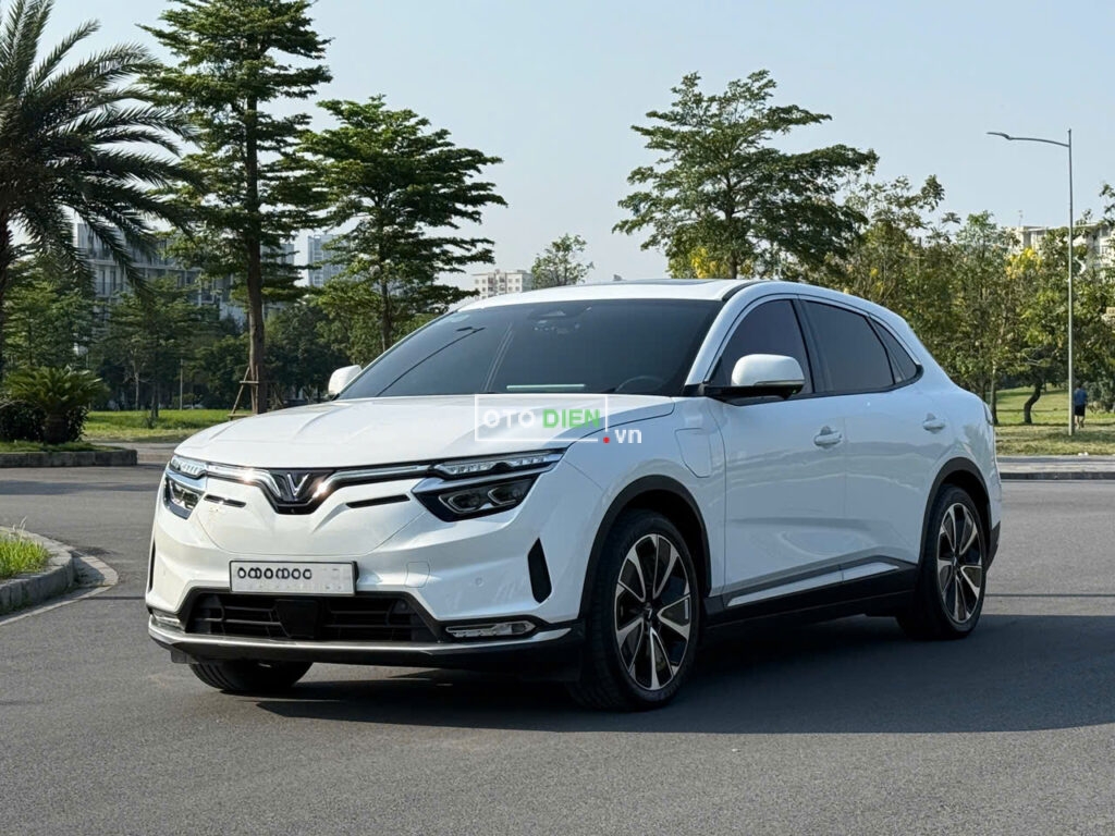 
													VinFast VF8 Plus 2023 thuê pin tp cũ – 30000 km full														