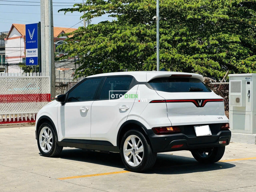 
													VinFast VF5 Plus 2024 mua pin cũ – 13000 km full														