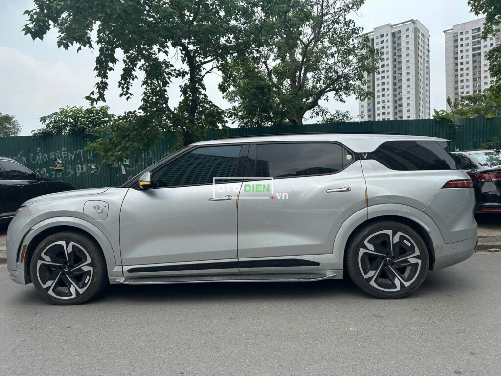 
													VinFast VF9 Plus 2023 thuê pin tp cũ – 64000 km full														