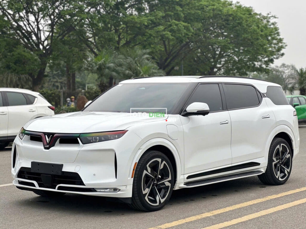 
													VinFast VF9 Plus 2024 mua pin CATL lướt – 3000 km full														