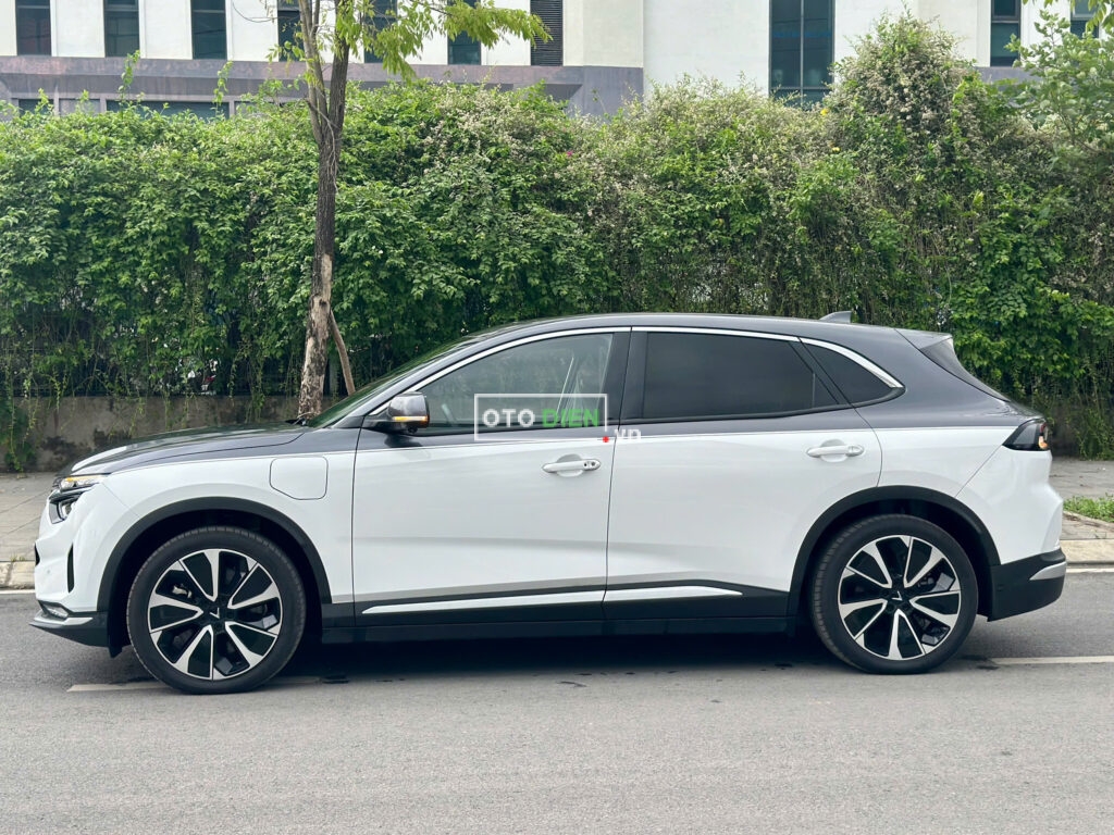 
													VinFast VF8 Plus 2024 lướt – 30 km full														
