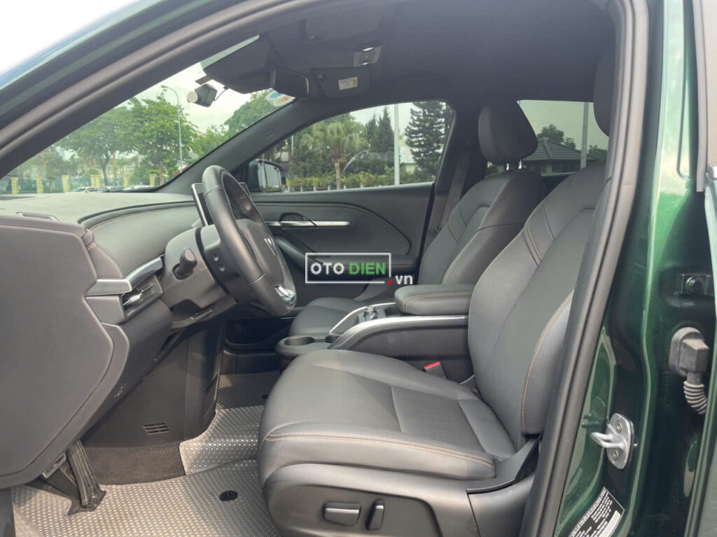 
													VinFast VF6 Plus 2024 mua pin cũ – 28000 km full														