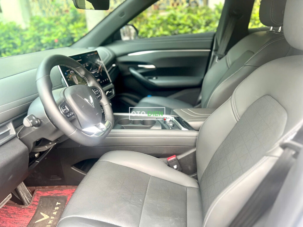 
													VinFast VF7 Plus 2024 thuê pin lướt – 8000 km full														