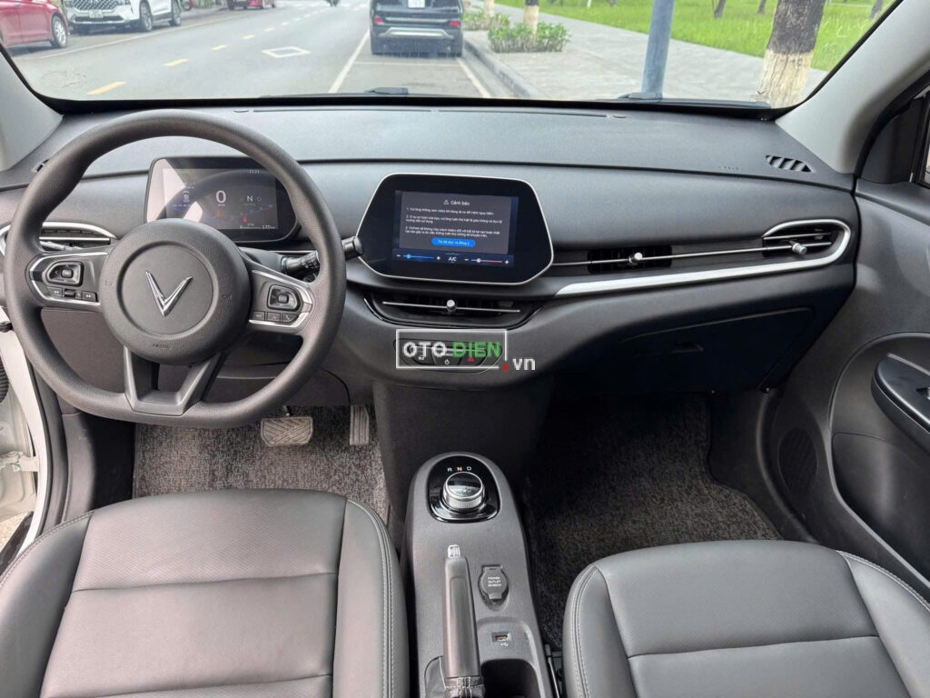 
													VinFast VF5 Plus 2024 mua pin cũ – 13000 km full														