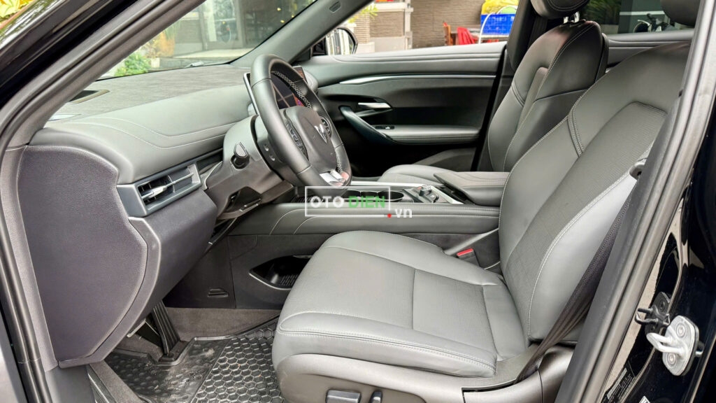 
													VinFast VF7 Plus 2024 mua pin cũ – 11000 km full														