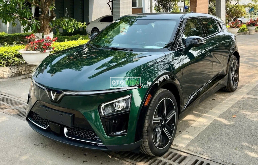 
												VinFast VF7 Plus 2024 mua pin lướt – 9000 km full												