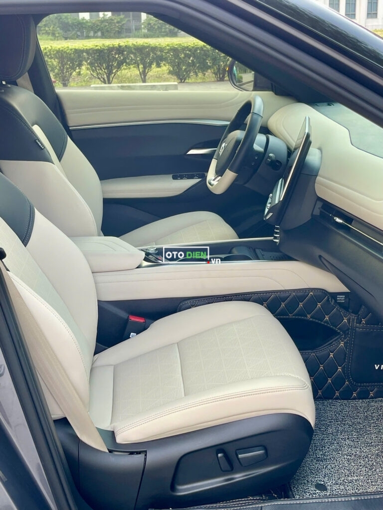 
													VinFast VF7 Plus 2024 mua pin cũ – 17000 km full														