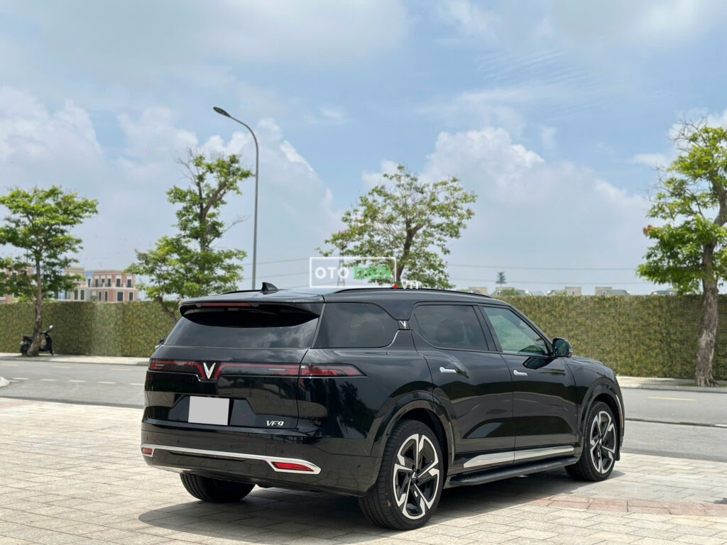 
													VinFast VF9 Plus 2024 mua pin CATL lướt – 3000 km full														
