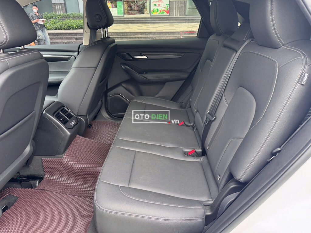 
													VinFast VF8 Eco 2024 mua pin CATL cũ – 11000 km full														