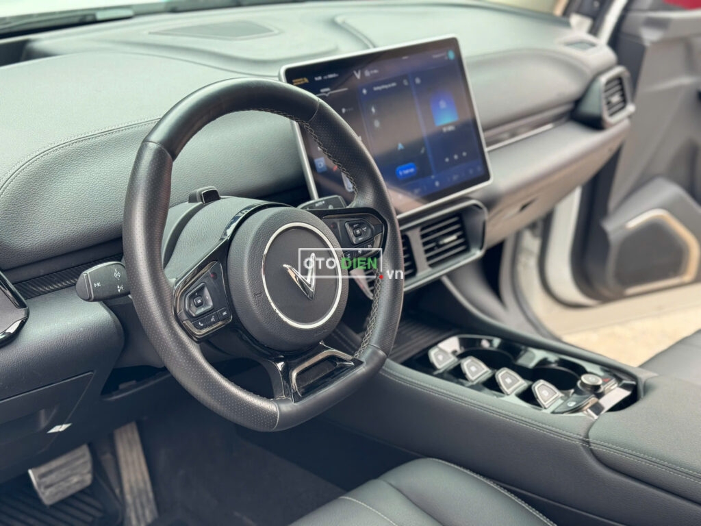 
													VinFast VF8 Eco 2022 mua pin cũ – 30000 km full														