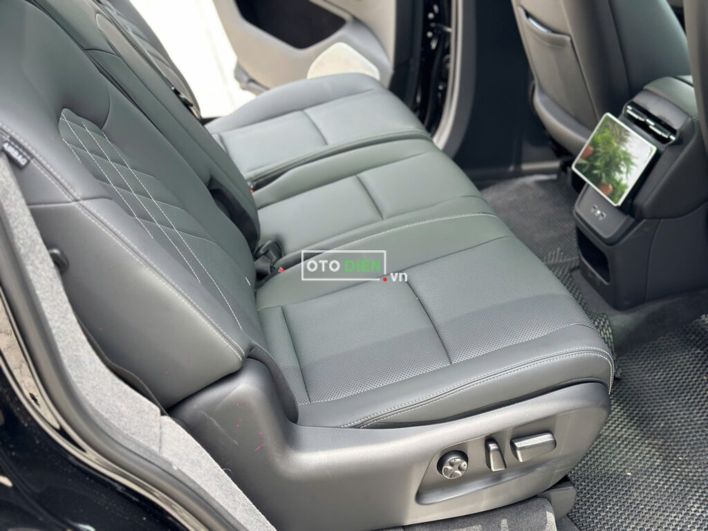 
													VinFast VF9 Plus 2024 mua pin CATL lướt – 3000 km full														