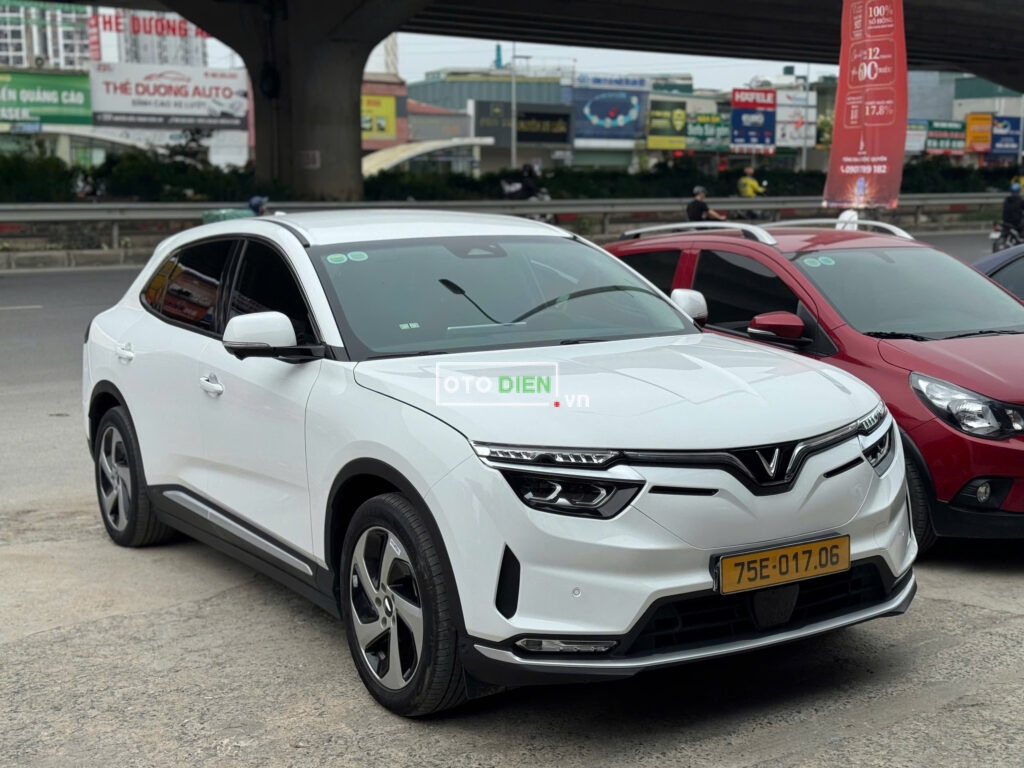 
												VinFast VF8 Eco 2022 mua pin cũ – 30000 km full												