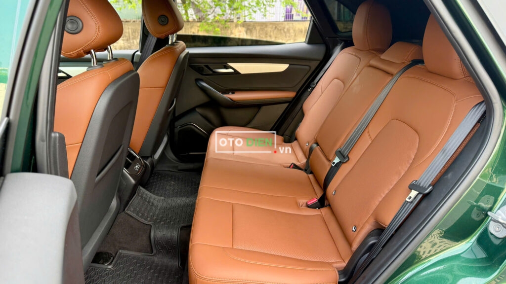 
													VinFast VF8 Plus 2024 mua pin CATL lướt – 7000 km full														