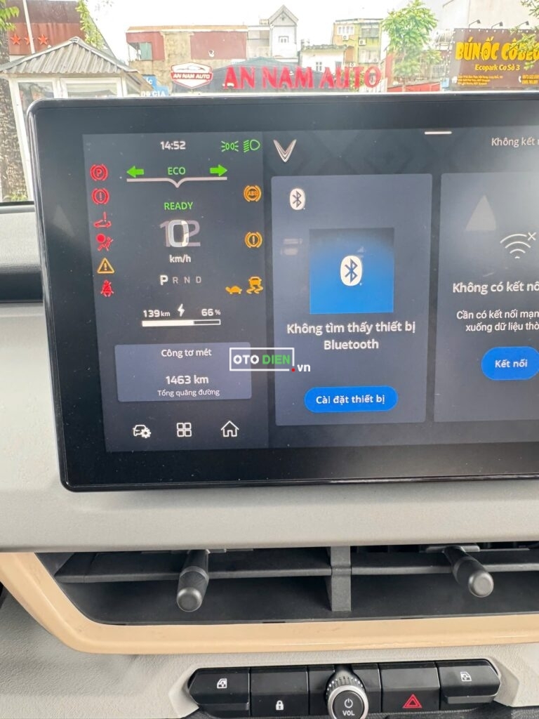 
													Vinfast VF3 Vàng Nóc Trắng 2024 full														