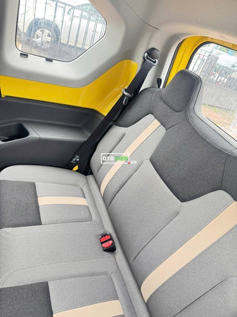 
													Vinfast VF3 Vàng Nóc Trắng 2024 full														